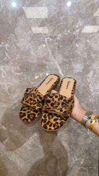 Ciabatta borchie animalier