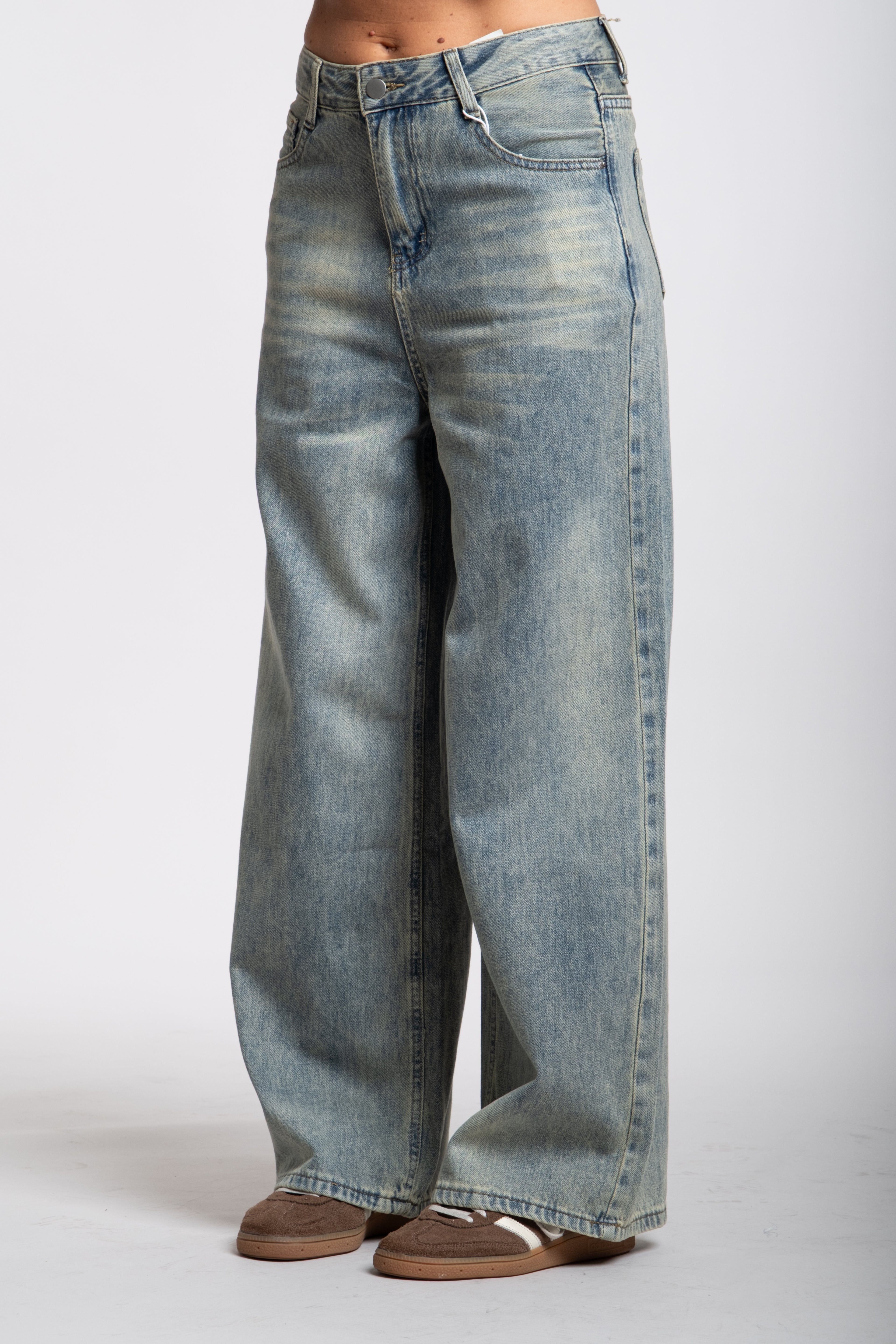 Jeans diritto sabbiato