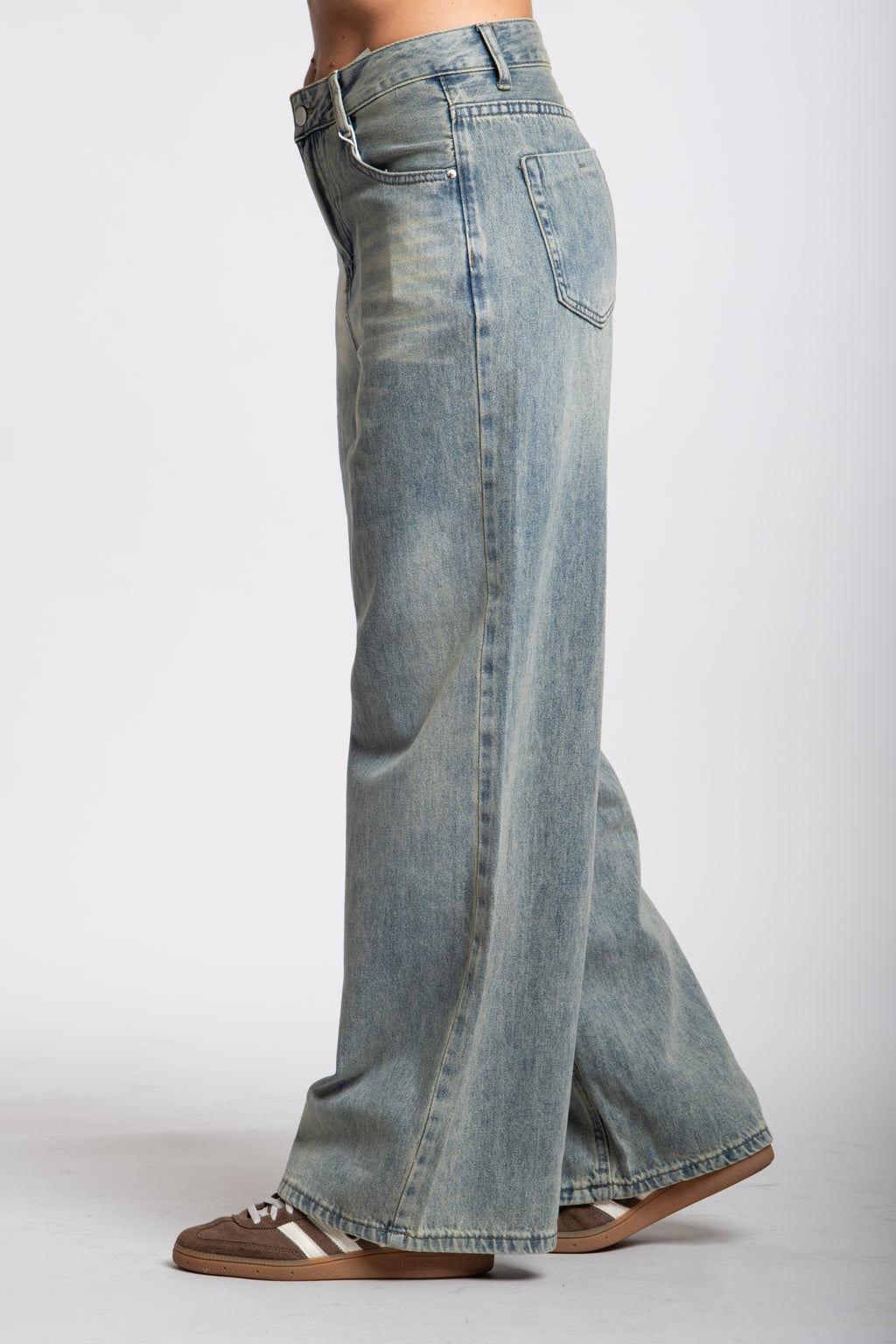 Jeans diritto sabbiato