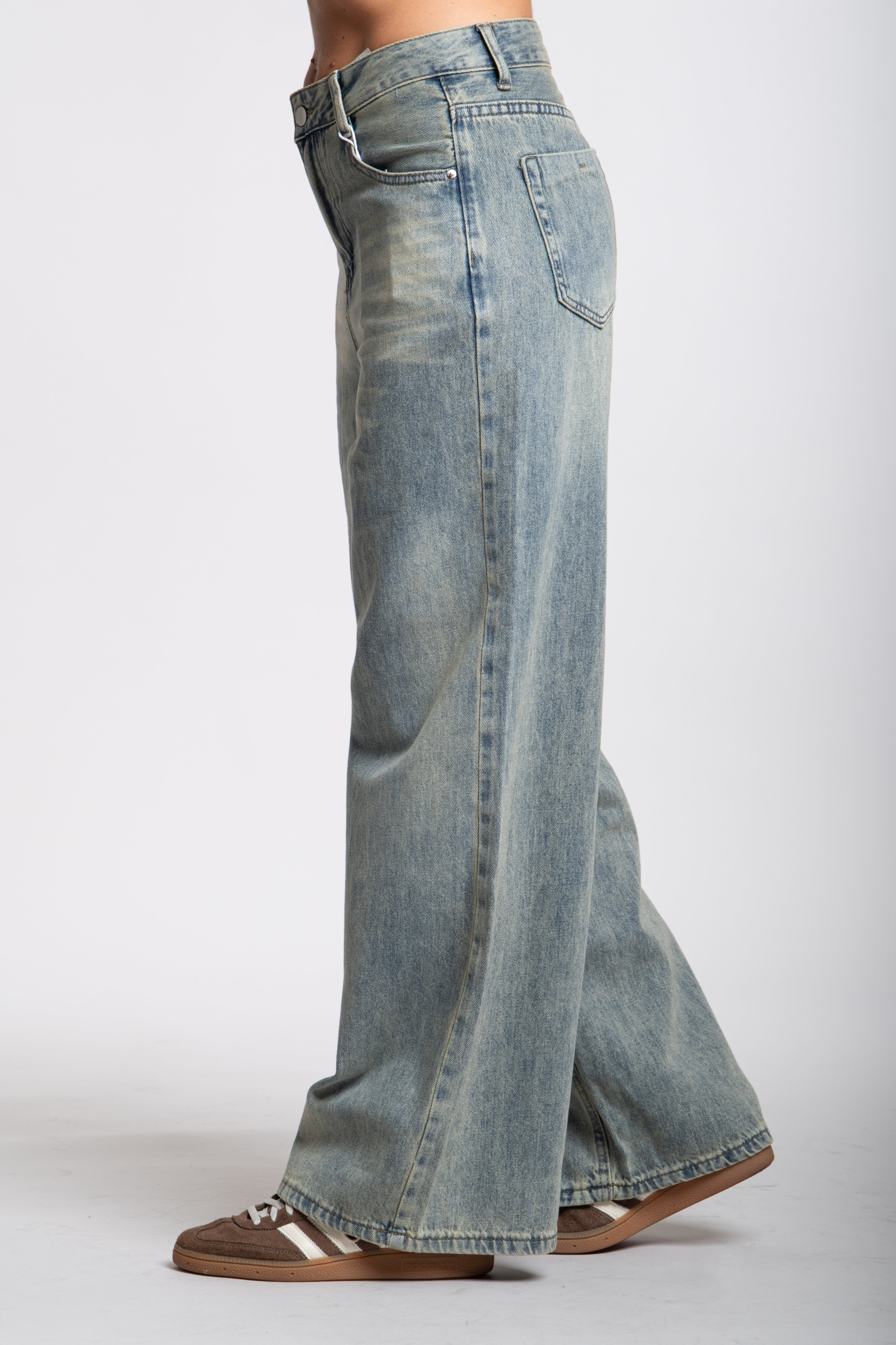 Jeans diritto sabbiato