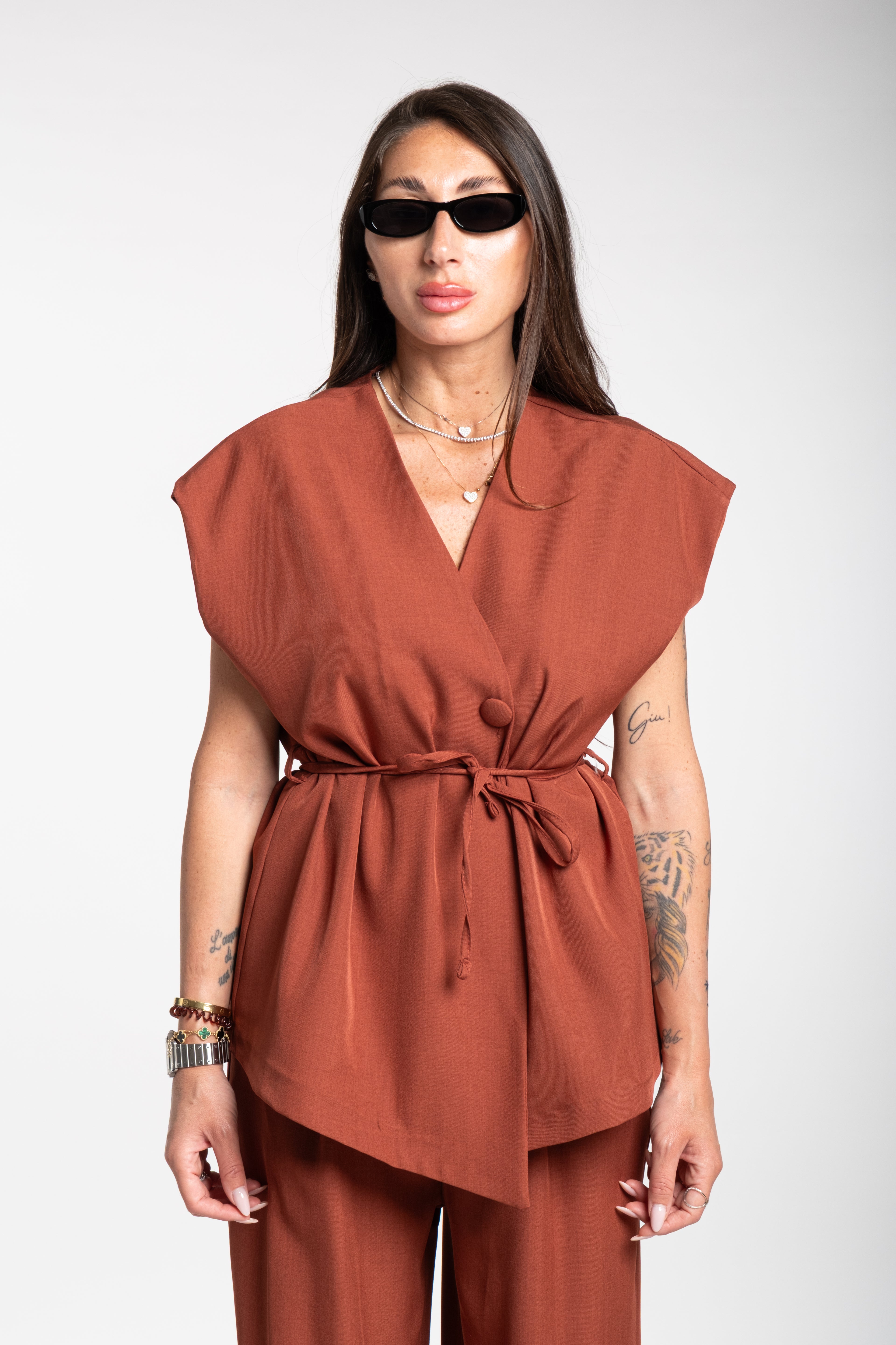 Tailleur smanicato ruggine