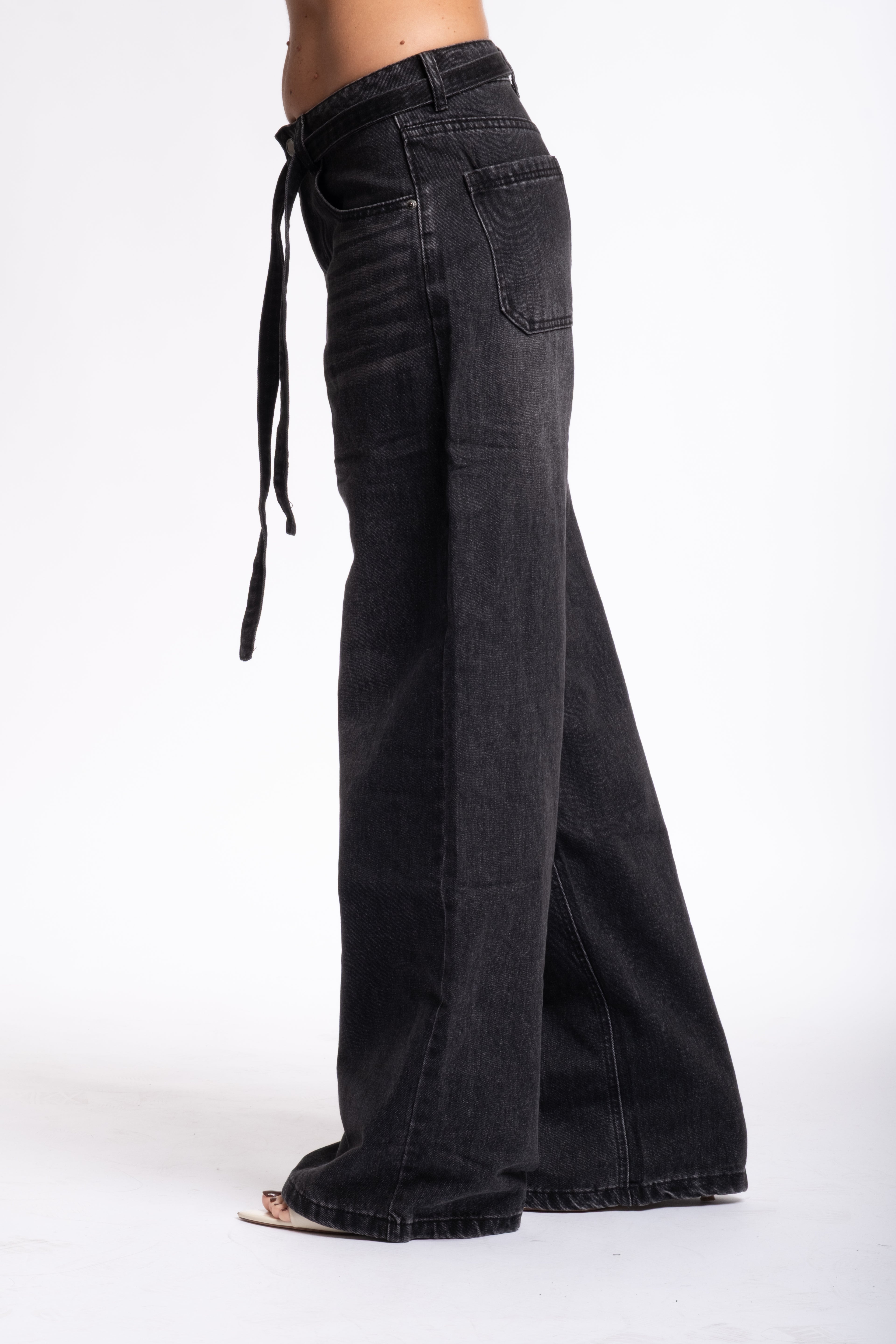 Jeans nero laccio